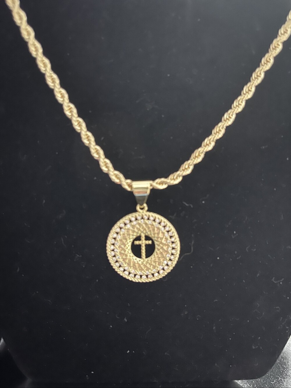 14k Gold-filled Rope Chain Cross Medallion Necklace 17"